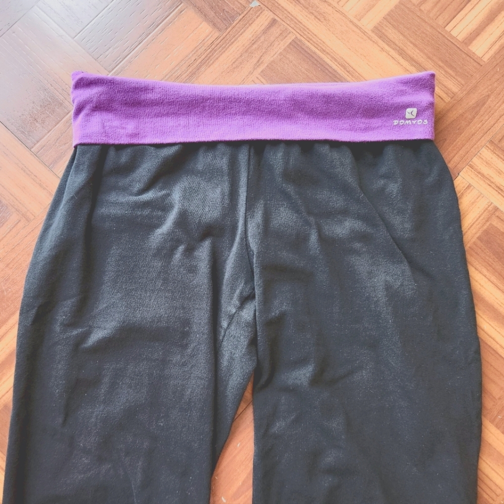Women's Black and Purple yoga capris size M/L